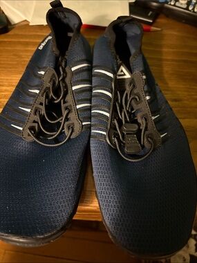 Men's Navy Water Shoes with Quick-Lace Closure🐢🐢